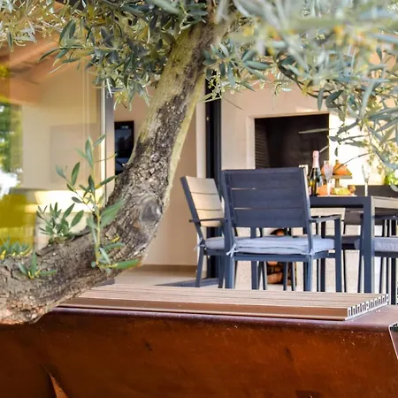 Vila Casa Bosca With Heated Pool